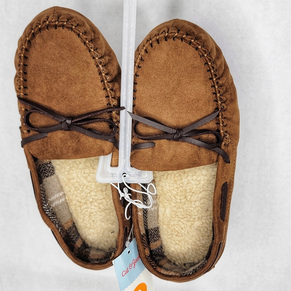 ``S25594 NWT Cat & Jack Boys Lionel Moccasin Slippers